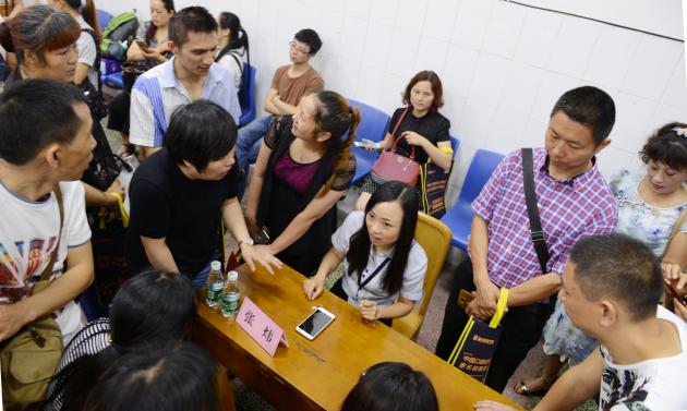 張煒老師與家長深入交流