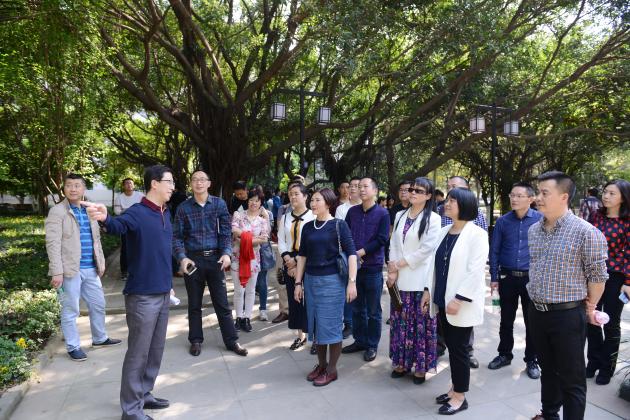 參觀(guān)校園
