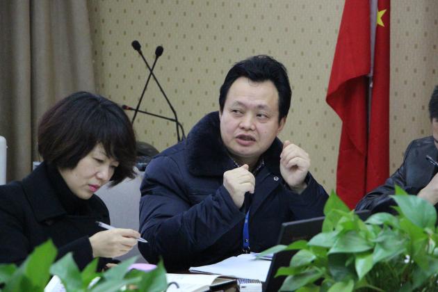 雙流中學(xué)副校長黃鐘發(fā)言