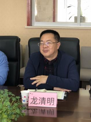 雙流中學(xué)龍清明校長(zhǎng)發(fā)表講話