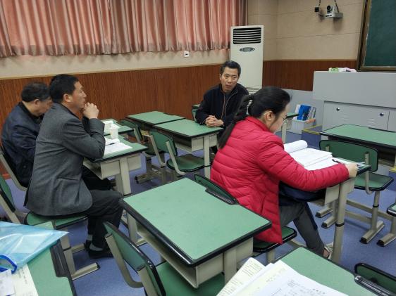 老師們評課