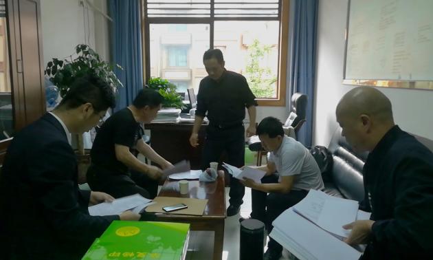 組內(nèi)充分探討研究