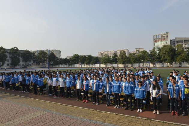 學(xué)生會(huì)和社團(tuán)全體同學(xué)高唱國歌