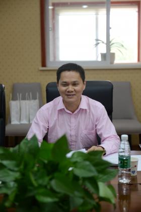 雙流中學副校長徐天福致歡迎辭