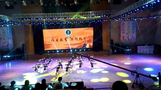 雙流中學(xué)啦啦操隊(duì)展演