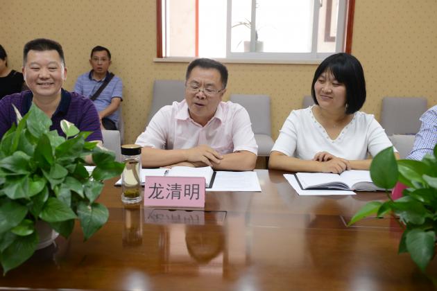 龍清明校長致歡迎詞