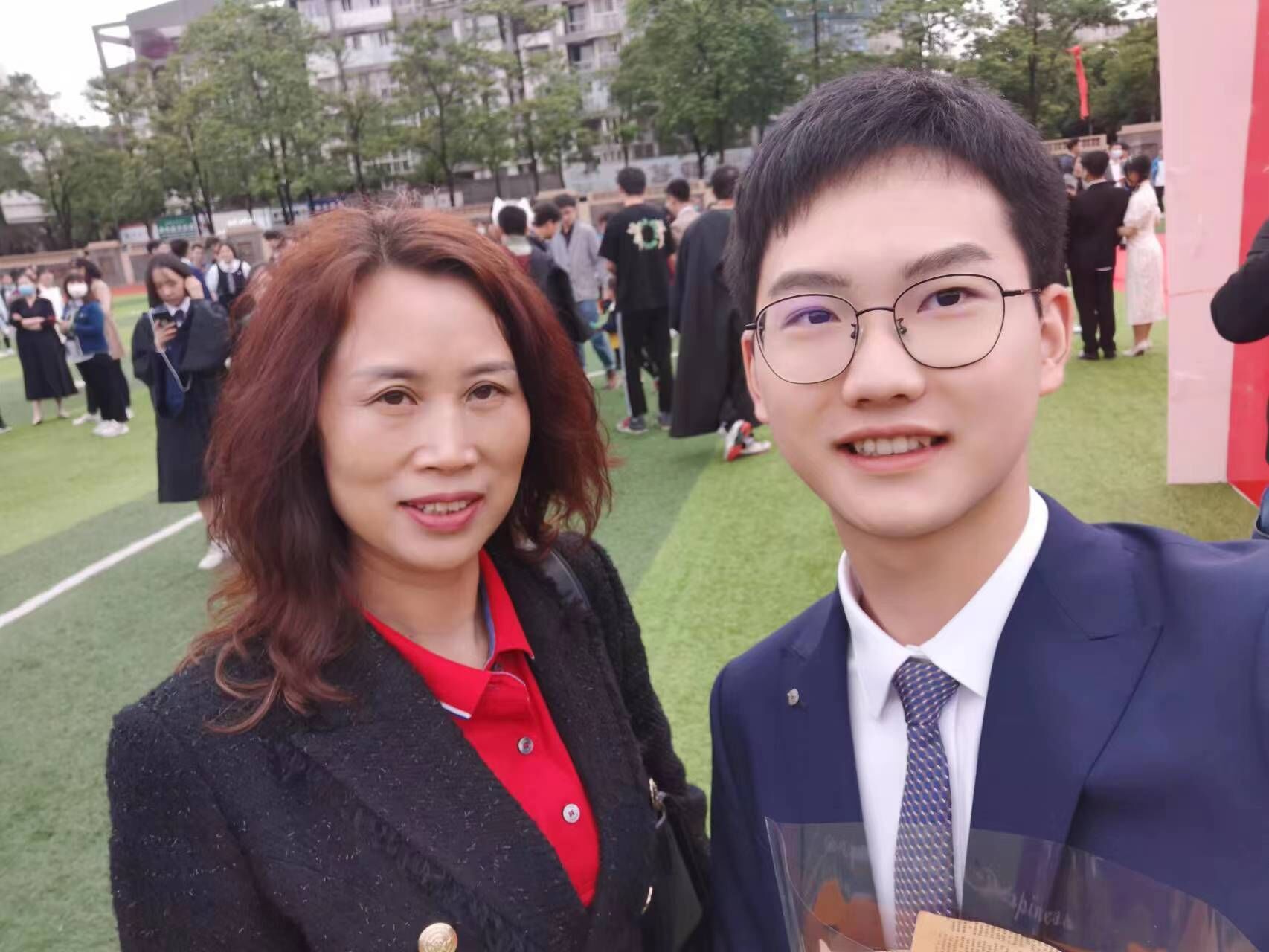 和激情洋溢的英語(yǔ)李老師