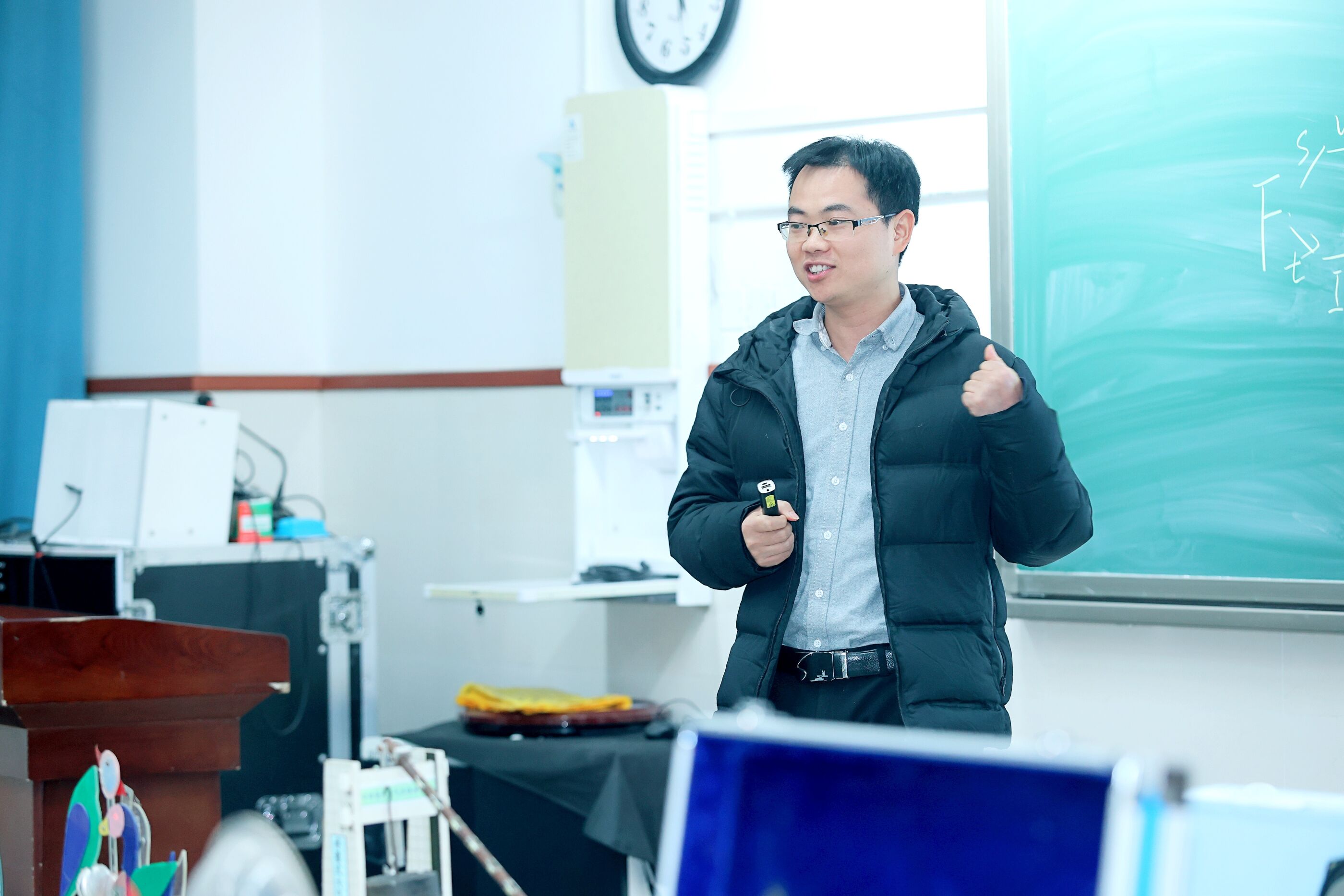 四川師范大學(xué)物理與電子工程學(xué)院高級實驗師代珍兵評課