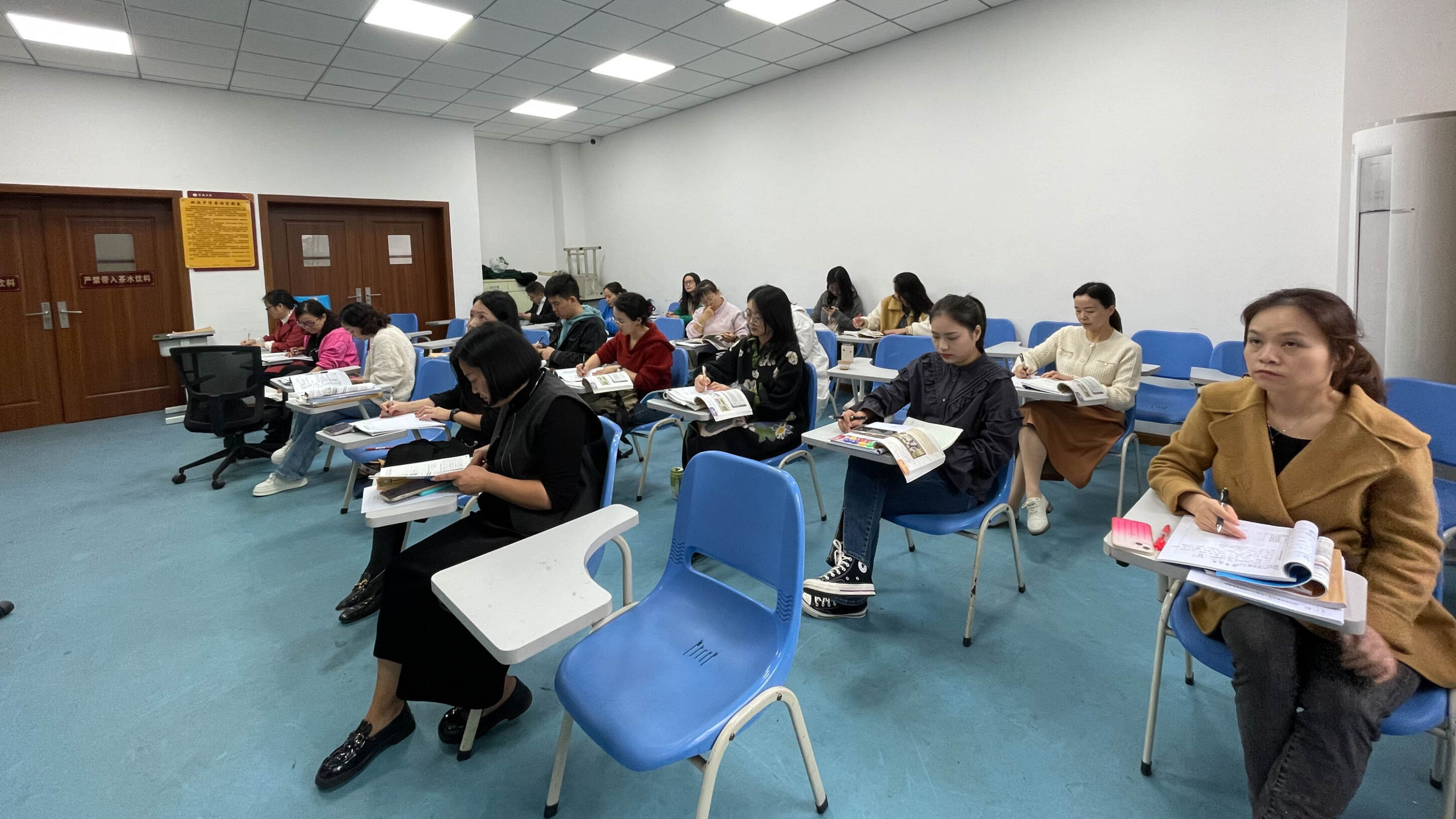圖3 老師們聽課